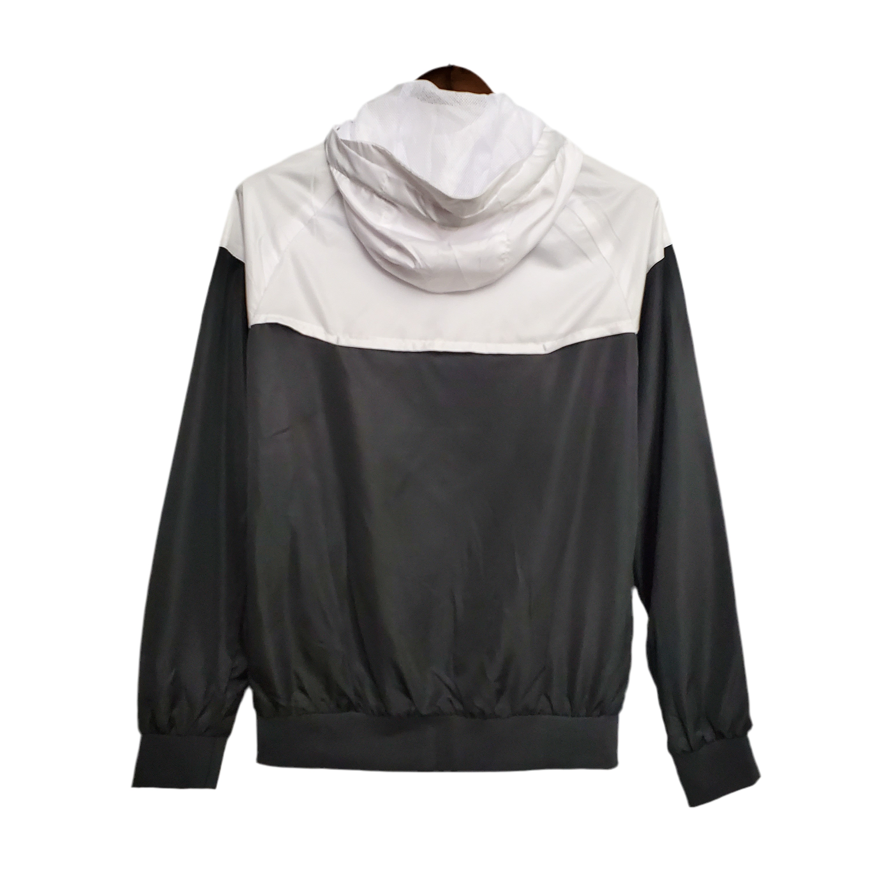 Windbreak PSG - Black and White